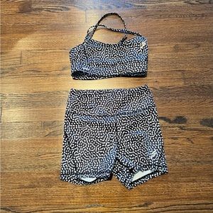 Doyoueven short and sports bra set size xs
